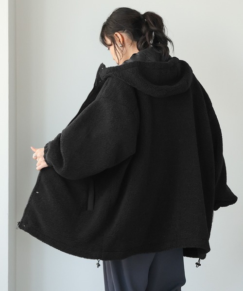 itto...(イット)の「ボアビッグシルエット フード付ロングブルゾン(ブルゾン・レディース・アイボリー/ブラック・M)」の17枚目の写真