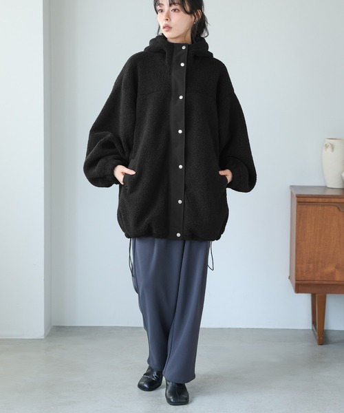 itto...(イット)の「ボアビッグシルエット フード付ロングブルゾン(ブルゾン・レディース・アイボリー/ブラック・M)」の18枚目の写真
