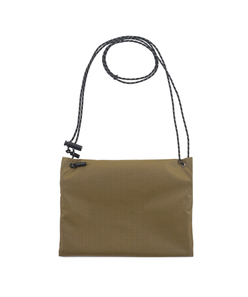 POSH-PROJECTS(ポッシュプロジェクト)の「F112 トラベルサコッシュリップストップタン(メッセンジャーバッグ・レディース・タン・FREE)」の2枚目の写真