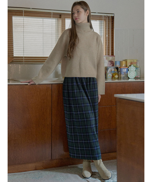 AVANT-G（アバン）の「Turtleneck Crop Knit Pullover - BEIGE（ニット/セーター・レディース・ベージュ/グレー・FREE）」の6枚目の写真