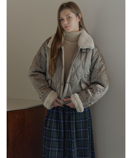 AVANT-G（アバン）の「Turtleneck Crop Knit Pullover - BEIGE（ニット/セーター・レディース・ベージュ/グレー・FREE）」の7枚目の写真