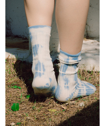 SOOPUI（スープイ）の「Plants tie-dye socks in blue（ソックス/靴下）」
