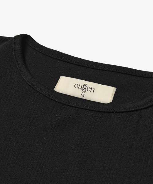 EUGGEN(ユジェン)の「スモールロゴパンチングショートスリーブTシャツ_ブラック(Tシャツ/カットソー・レディース・その他・SMALL/MEDIUM)」の4枚目の写真