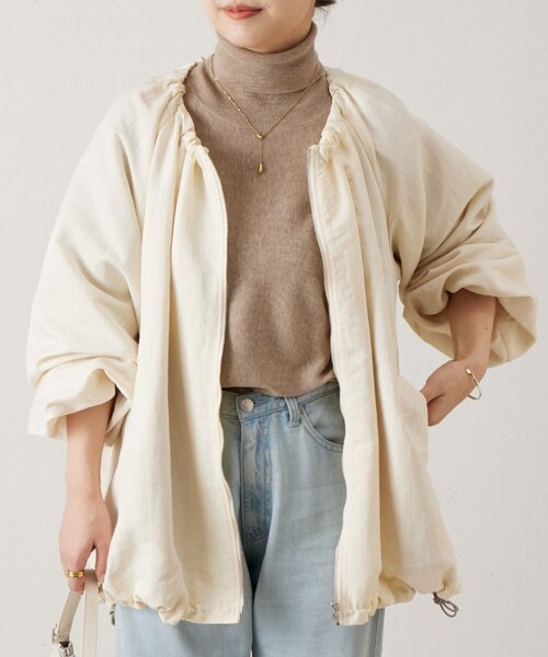 BEARDSLEY（ビアズリー）の「ギャザーブルゾン（ノーカラージャケット・レディース・ブラック/アイボリー・FREE）」の2枚目の写真