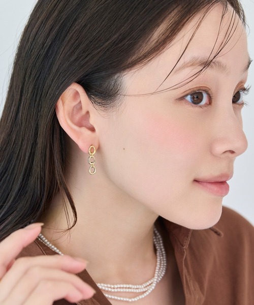 Phoebe(フィービィー)の「【痛くないシリーズ/金属アレルギー対応】ボールドチェーンライトフィットイヤリング/ニッケルフリー(イヤリング・レディース・シルバー/イエローゴールド・FREE)」の3枚目の写真