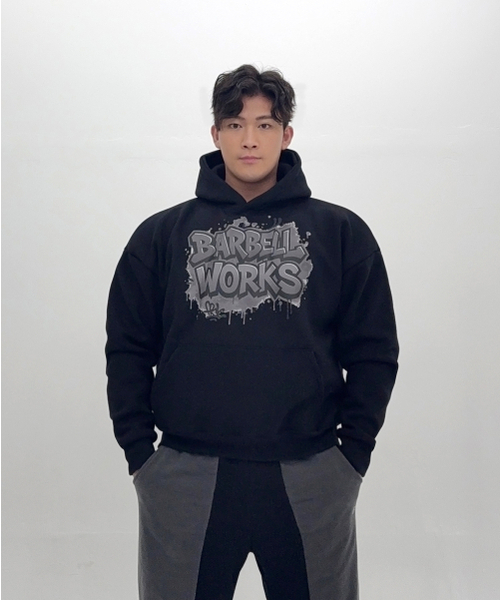 BARBELLWORKS(バーベルワークス)の「グラフィティヘビーゴージャス二重起毛フードパーカー(パーカー・メンズ・グレー/ブラック・X-LARGE/LARGE)」の6枚目の写真