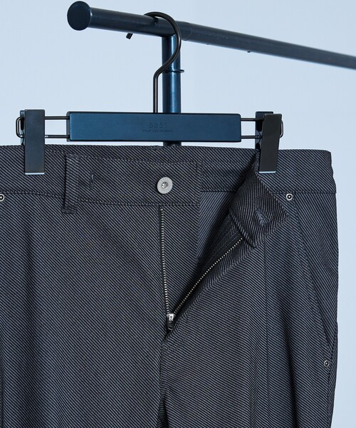 5351 POUR LES HOMMES（ゴーサンゴーイチプールオム）の「ツイル テーパード スキニー パンツ（その他パンツ・メンズ・ブラック/グレー・48/46/44/50）」の8枚目の写真