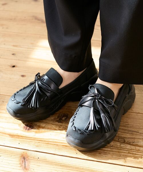 le.coeur blanc（ルクールブラン）の「《WEB限定アイテム》タッセルローファースニーカー（スニーカー・レディース・アイボリー/ブラック・37/38/39/36）」の3枚目の写真