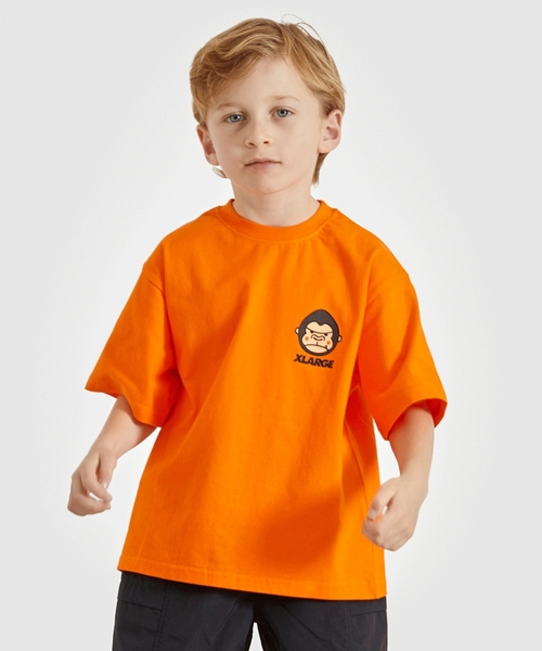 XLARGE KIDS(エクストララージキッズ)の「ファニーゴリラワンポイント半袖Tシャツ(Tシャツ/カットソー・キッズ・ブラック/オレンジ/グリーン・110cm/100cm/120cm/130cm/140cm/80cm/90cm)」の3枚目の写真