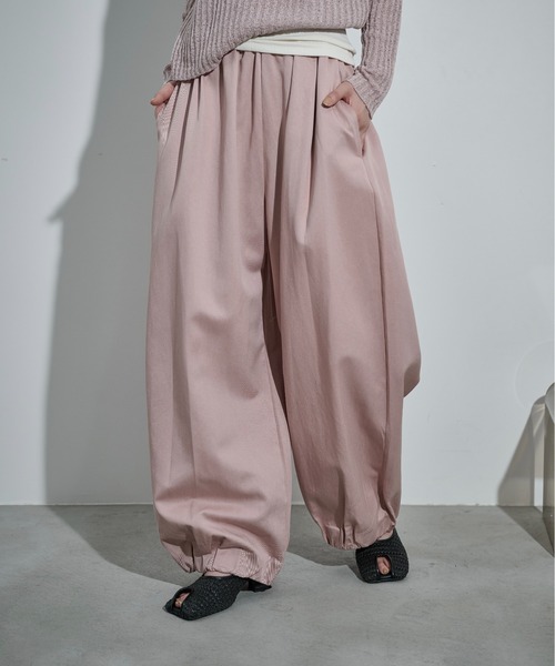 THE YOn(ザヨン)の「バルーンヘムイージーワイドパンツ(その他パンツ・レディース・ベージュ/チャコールグレー/ピンク・FREE)」の5枚目の写真