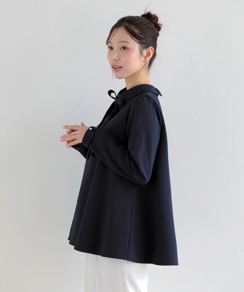 Fit more(フィットモア)の「リボンタイAラインタックフレアトップス(シャツ/ブラウス・レディース・ネイビー/ホワイト/ブラック・FREE)」の11枚目の写真