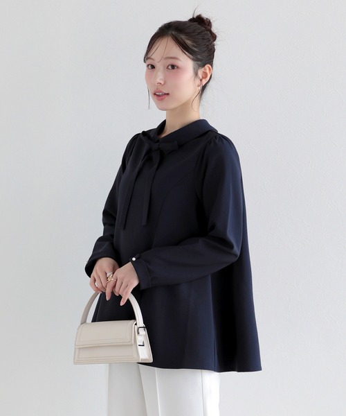 Fit more(フィットモア)の「リボンタイAラインタックフレアトップス(シャツ/ブラウス・レディース・ネイビー/ホワイト/ブラック・FREE)」の8枚目の写真