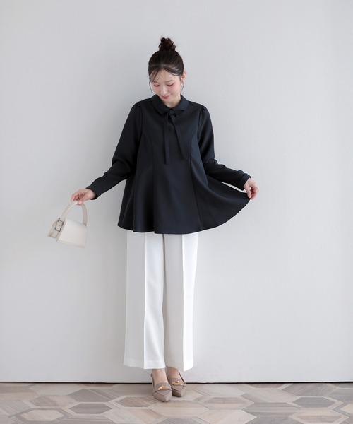 Fit more(フィットモア)の「リボンタイAラインタックフレアトップス(シャツ/ブラウス・レディース・ネイビー/ホワイト/ブラック・FREE)」の9枚目の写真