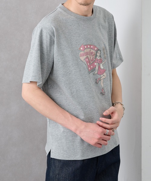 DISCUS(ディスカス)の「【DISCUS】ヴィンテージライク グラフィック Tシャツ 6282-7708 MNY / オーバーサイズ アメカジ ストリート 半袖(Tシャツ/カットソー・メンズ・グレー/オフホワイト/ブラック・M/L)」の14枚目の写真