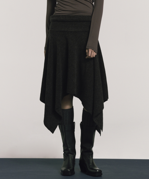 NICK&NICOLE(ニックアンドニコール)の「ASYMMETRIC HEM WOOL SKIRT_CHARCOAL(スカート・レディース・その他・FREE)」の2枚目の写真