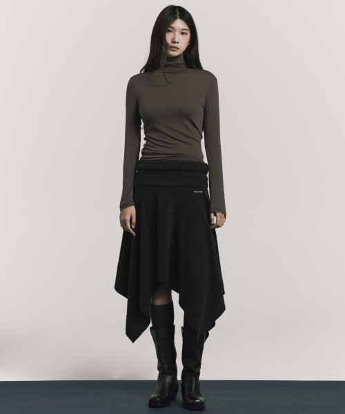 NICK&NICOLE(ニックアンドニコール)の「ASYMMETRIC HEM WOOL SKIRT_CHARCOAL(スカート・レディース・その他・FREE)」の3枚目の写真