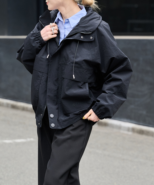 OUTDOOR PRODUCTS（アウトドアプロダクツ）の「撥水アスレチックブルゾン（その他アウター・レディース・カーキ/ホワイト/ブラック・MEDIUM）」の2枚目の写真