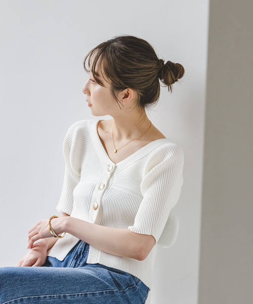 Noble（ノーブル）の「ゴールドボタンVネックリブニット（カーディガン/ボレロ・レディース・ネイビー/ホワイト・FREE）」の20枚目の写真