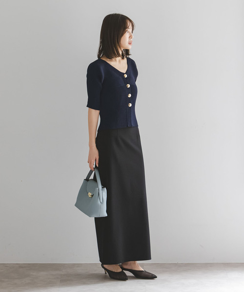 Noble（ノーブル）の「ゴールドボタンVネックリブニット（カーディガン/ボレロ・レディース・ネイビー/ホワイト・FREE）」の4枚目の写真