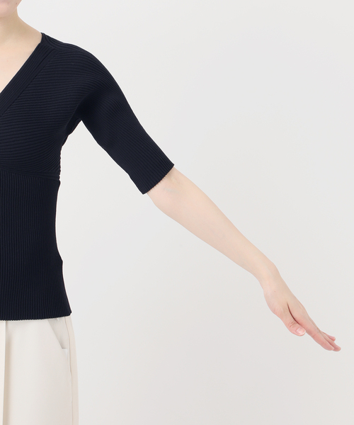 Noble（ノーブル）の「ゴールドボタンVネックリブニット（カーディガン/ボレロ・レディース・ネイビー/ホワイト・FREE）」の10枚目の写真