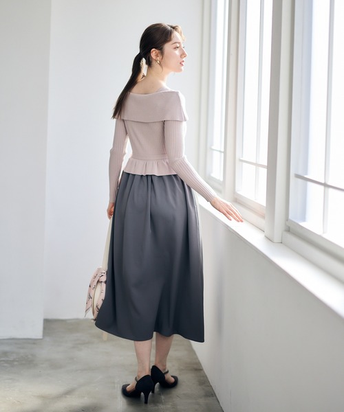12Twelve Agenda(トゥエルブ アジェンダ)の「オフショル風ニットドッキングワンピース(ワンピース・レディース・ベージュ/ブラック・M)」の18枚目の写真