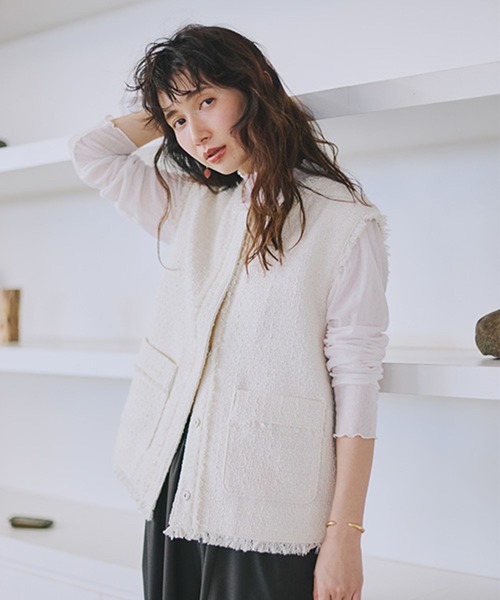 studio CLIP（スタディオクリップ）の「ソフトチュールハイネックプルオーバー[プラスサイズあり]（Tシャツ/カットソー・レディース・グレー/オフホワイト/ライトブルー・ﾌﾘｰ(L)/MEDIUM/LARGE）」の4枚目の写真