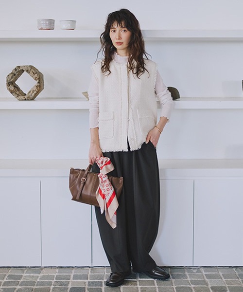 studio CLIP（スタディオクリップ）の「ソフトチュールハイネックプルオーバー[プラスサイズあり]（Tシャツ/カットソー・レディース・グレー/オフホワイト/ライトブルー・ﾌﾘｰ(L)/MEDIUM/LARGE）」の6枚目の写真