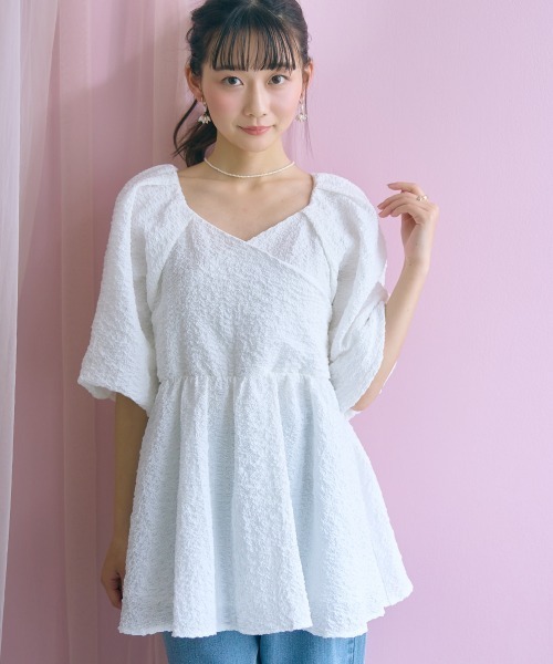 marun(マルン)の「<大きいサイズ>ふくれジャガードペプラムチュニック marun(シャツ/ブラウス・レディース・ブラック/オフホワイト・4L/3L/LL/L/5L)」の19枚目の写真
