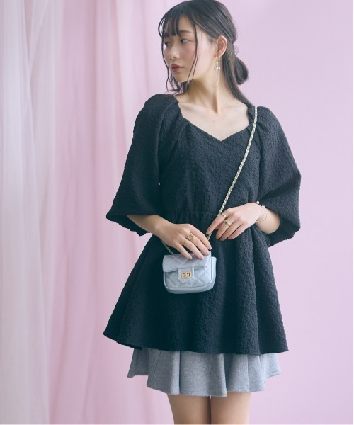 marun(マルン)の「<大きいサイズ>ふくれジャガードペプラムチュニック marun(シャツ/ブラウス・レディース・ブラック/オフホワイト・4L/3L/LL/L/5L)」の22枚目の写真
