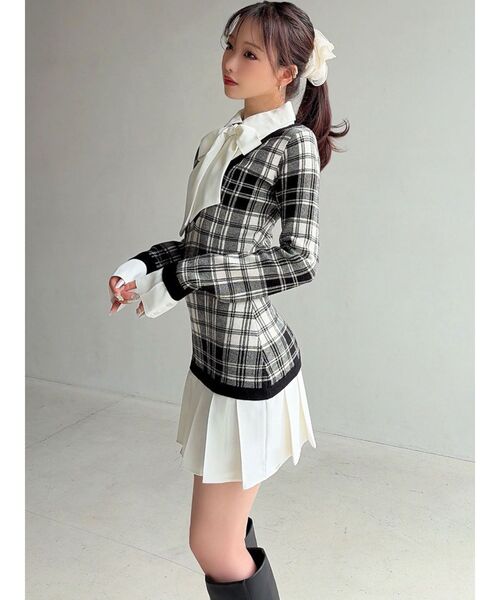 RESEXXY(リゼクシー)の「シャツドッキングニットワンピース(ワンピース・レディース・ブラック/ベージュ/ネイビー・FREE)」の4枚目の写真