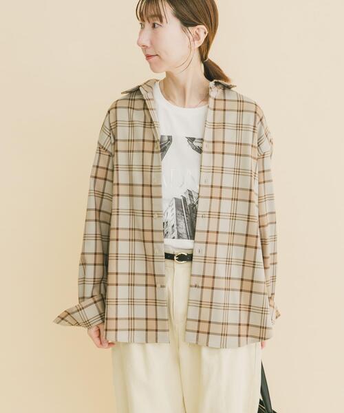 ITEMS URBANRESEARCH（アイテムズ アーバンリサーチ）の「TRストレッチ チェックレギュラーカラーシャツ（シャツ/ブラウス・レディース・ブラック/ベージュ/ネイビー・MEDIUM/LARGE）」の2枚目の写真