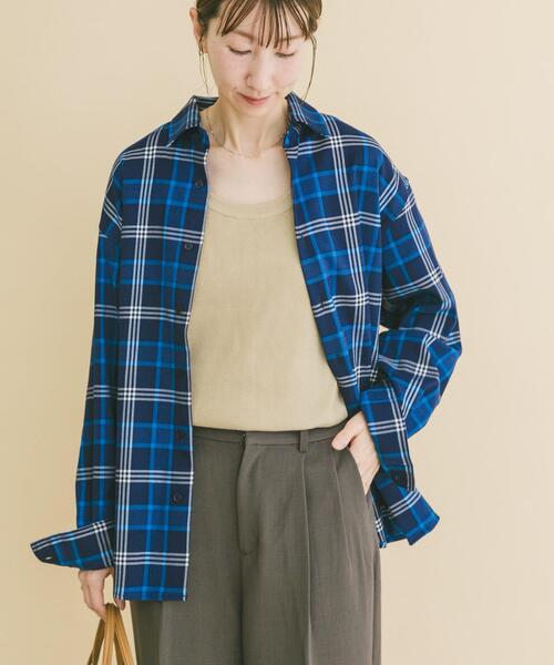 ITEMS URBANRESEARCH（アイテムズ アーバンリサーチ）の「TRストレッチ チェックレギュラーカラーシャツ（シャツ/ブラウス・レディース・ブラック/ベージュ/ネイビー・MEDIUM/LARGE）」の3枚目の写真