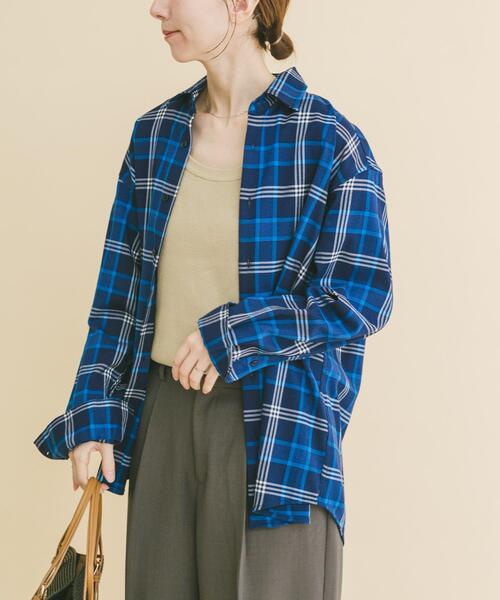 ITEMS URBANRESEARCH（アイテムズ アーバンリサーチ）の「TRストレッチ チェックレギュラーカラーシャツ（シャツ/ブラウス・レディース・ブラック/ベージュ/ネイビー・MEDIUM/LARGE）」の5枚目の写真