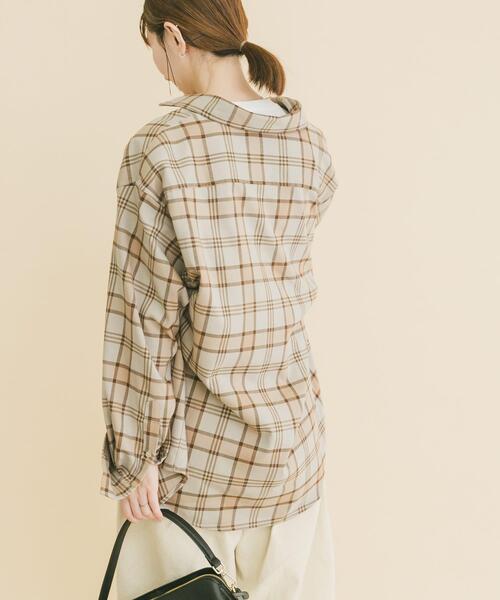 ITEMS URBANRESEARCH（アイテムズ アーバンリサーチ）の「TRストレッチ チェックレギュラーカラーシャツ（シャツ/ブラウス・レディース・ブラック/ベージュ/ネイビー・MEDIUM/LARGE）」の21枚目の写真