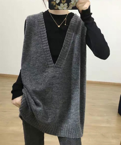 SallyLunn(サリーラン)の「深Vネックルーズニットベスト(ベスト・レディース・グレー/ブラウン/ブラック・MEDIUM/LARGE)」の2枚目の写真