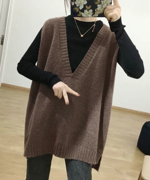 SallyLunn(サリーラン)の「深Vネックルーズニットベスト(ベスト・レディース・グレー/ブラウン/ブラック・MEDIUM/LARGE)」の9枚目の写真