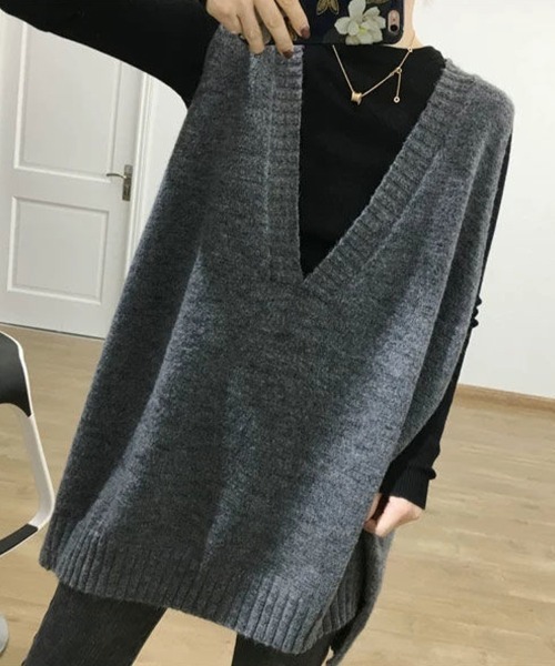 SallyLunn(サリーラン)の「深Vネックルーズニットベスト(ベスト・レディース・グレー/ブラウン/ブラック・MEDIUM/LARGE)」の11枚目の写真
