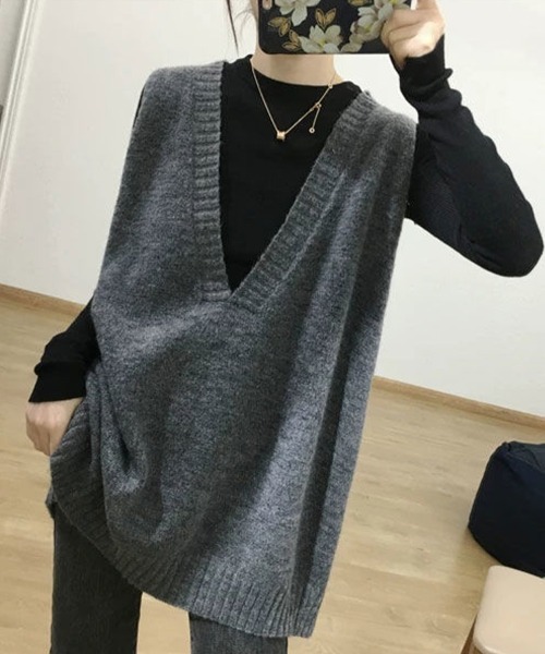 SallyLunn(サリーラン)の「深Vネックルーズニットベスト(ベスト・レディース・グレー/ブラウン/ブラック・MEDIUM/LARGE)」の12枚目の写真