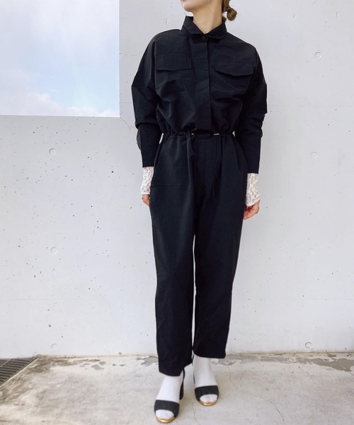 ISOOK（アイスー）の「ナイロンライクジャンプスーツ(comochi select) / オールインワン つなぎ ウエストゴム ドロスト ドローコード ハイウエスト フルレングス 長袖 パンツ 春服 ブラック ベージュ（つなぎ/オールインワン・レディース・ブラック/ベージュ・FREE）」の7枚目の写真