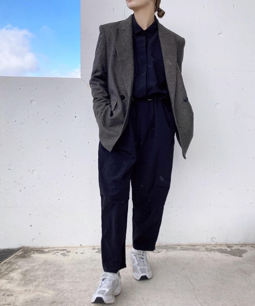 ISOOK（アイスー）の「ナイロンライクジャンプスーツ(comochi select) / オールインワン つなぎ ウエストゴム ドロスト ドローコード ハイウエスト フルレングス 長袖 パンツ 春服 ブラック ベージュ（つなぎ/オールインワン・レディース・ブラック/ベージュ・FREE）」の9枚目の写真