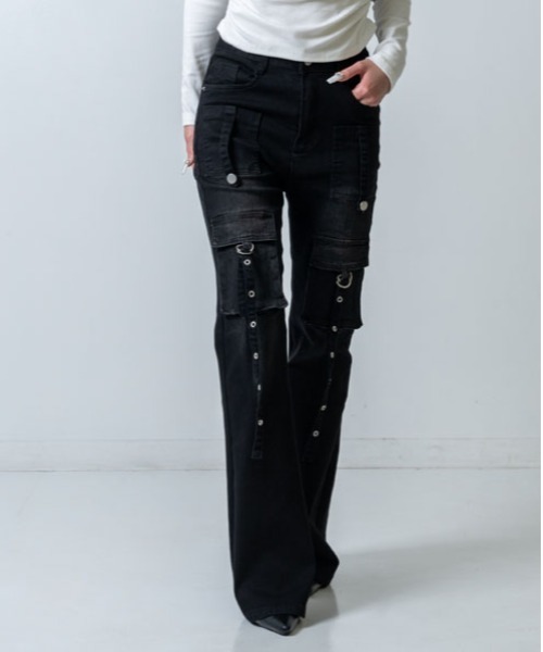 ANAP(アナップ)の「フラップポケットストレッチフレアデニムパンツ(デニムパンツ・レディース・ブルー/ダークアッシュ・S/M)」の19枚目の写真