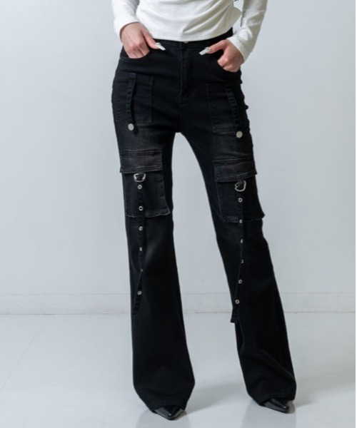 ANAP(アナップ)の「フラップポケットストレッチフレアデニムパンツ(デニムパンツ・レディース・ブルー/ダークアッシュ・S/M)」の20枚目の写真