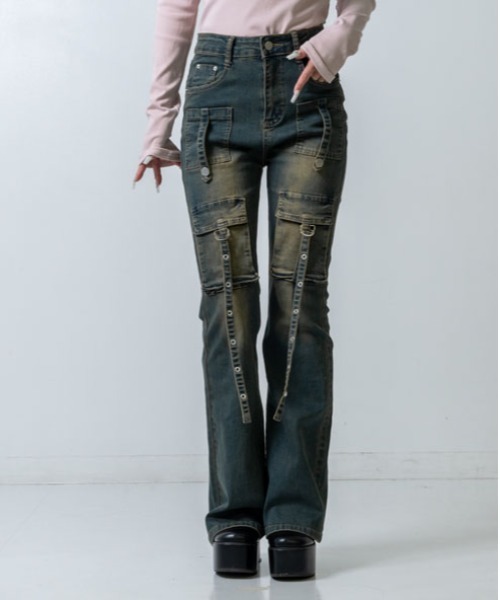 ANAP(アナップ)の「フラップポケットストレッチフレアデニムパンツ(デニムパンツ・レディース・ブルー/ダークアッシュ・S/M)」の6枚目の写真