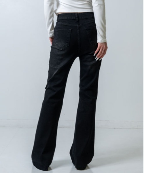 ANAP(アナップ)の「フラップポケットストレッチフレアデニムパンツ(デニムパンツ・レディース・ブルー/ダークアッシュ・S/M)」の22枚目の写真