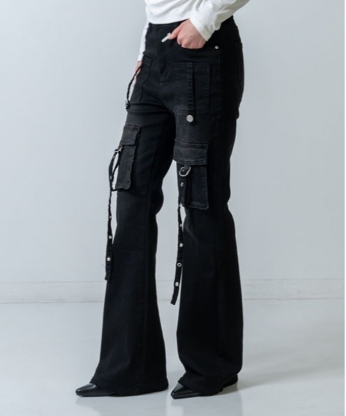 ANAP(アナップ)の「フラップポケットストレッチフレアデニムパンツ(デニムパンツ・レディース・ブルー/ダークアッシュ・S/M)」の21枚目の写真