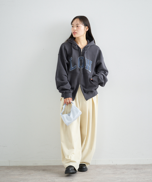 U by SPICK&SPAN（ユーバイスピックアンドスパン）の「《追加》LOW CLASSIC Lc LOW SOFT SWEAT ZIP-UP HOODIE 2（パーカー・レディース・ブラック系その他・MEDIUM）」の16枚目の写真