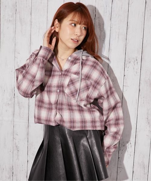 GORGE(ゴージ)の「《フード付きチェック柄》カジュアルシャツ/秋冬春(シャツ/ブラウス・レディース・オフホワイト/ブラック/ピンク・F)」の5枚目の写真