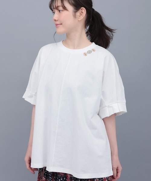 チチカカ(チチカカ)の「タックドルマンTシャツ(Tシャツ/カットソー・レディース・ブラック/ホワイト/グリーン・FREE)」の1枚目の写真