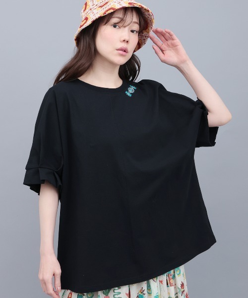 チチカカ(チチカカ)の「タックドルマンTシャツ(Tシャツ/カットソー・レディース・ブラック/ホワイト/グリーン・FREE)」の2枚目の写真