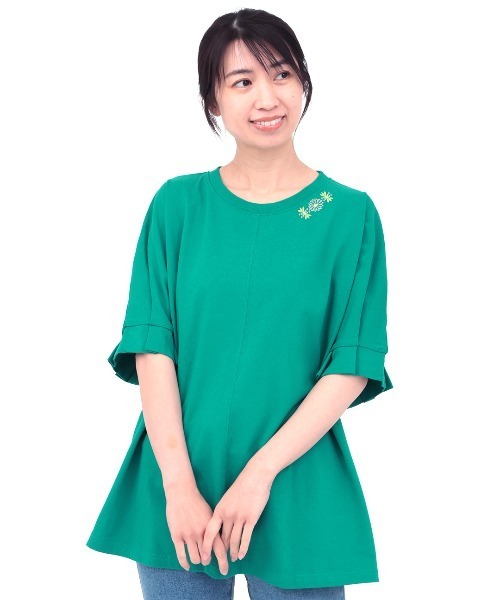 チチカカ(チチカカ)の「タックドルマンTシャツ(Tシャツ/カットソー・レディース・ブラック/ホワイト/グリーン・FREE)」の9枚目の写真